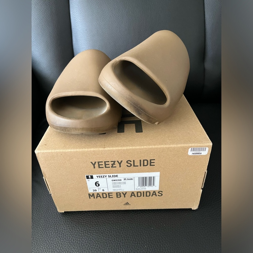 Adidas yeezy slides